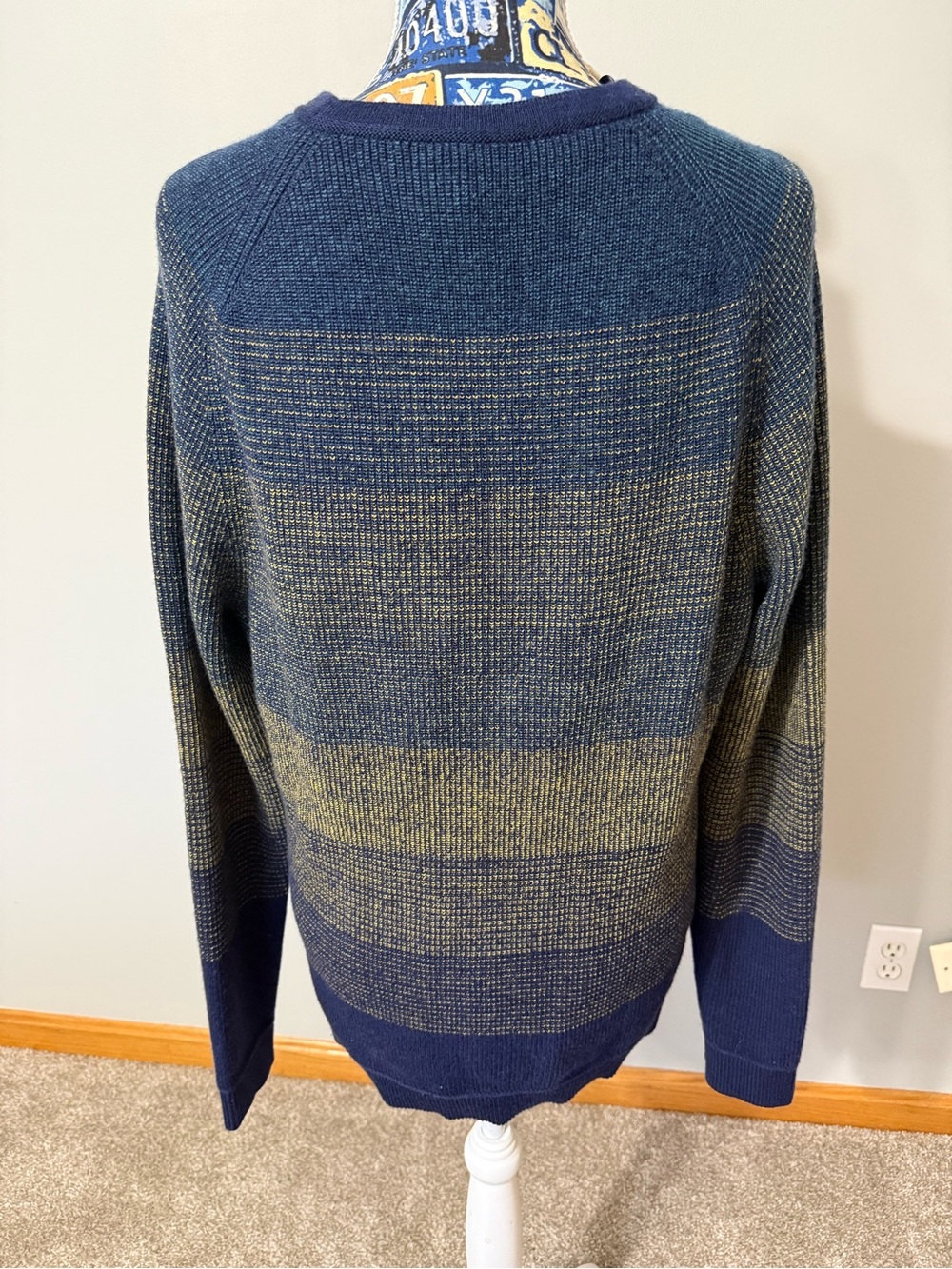 Lululemon men’s sweater - Picture 2 of 5